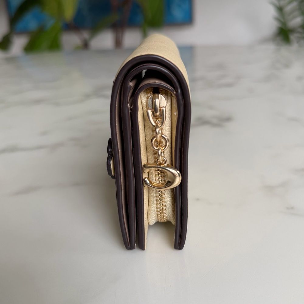 NWOT Coach Snap Wallet with Floral Appliqué in Moonlight Yellow Leather CAP16 - Picture 4 of 12